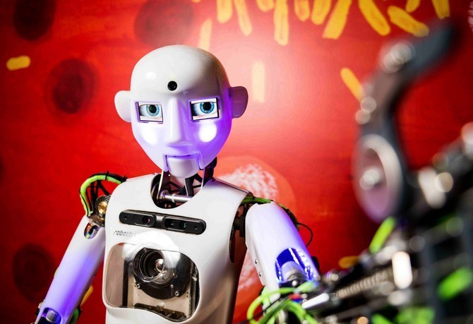 robot Nebuďme bioroboty