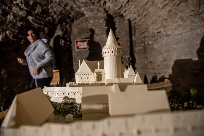 Hrad Vízmburk otevřel brány, nové expozice představí historii hradu i záchranných prací